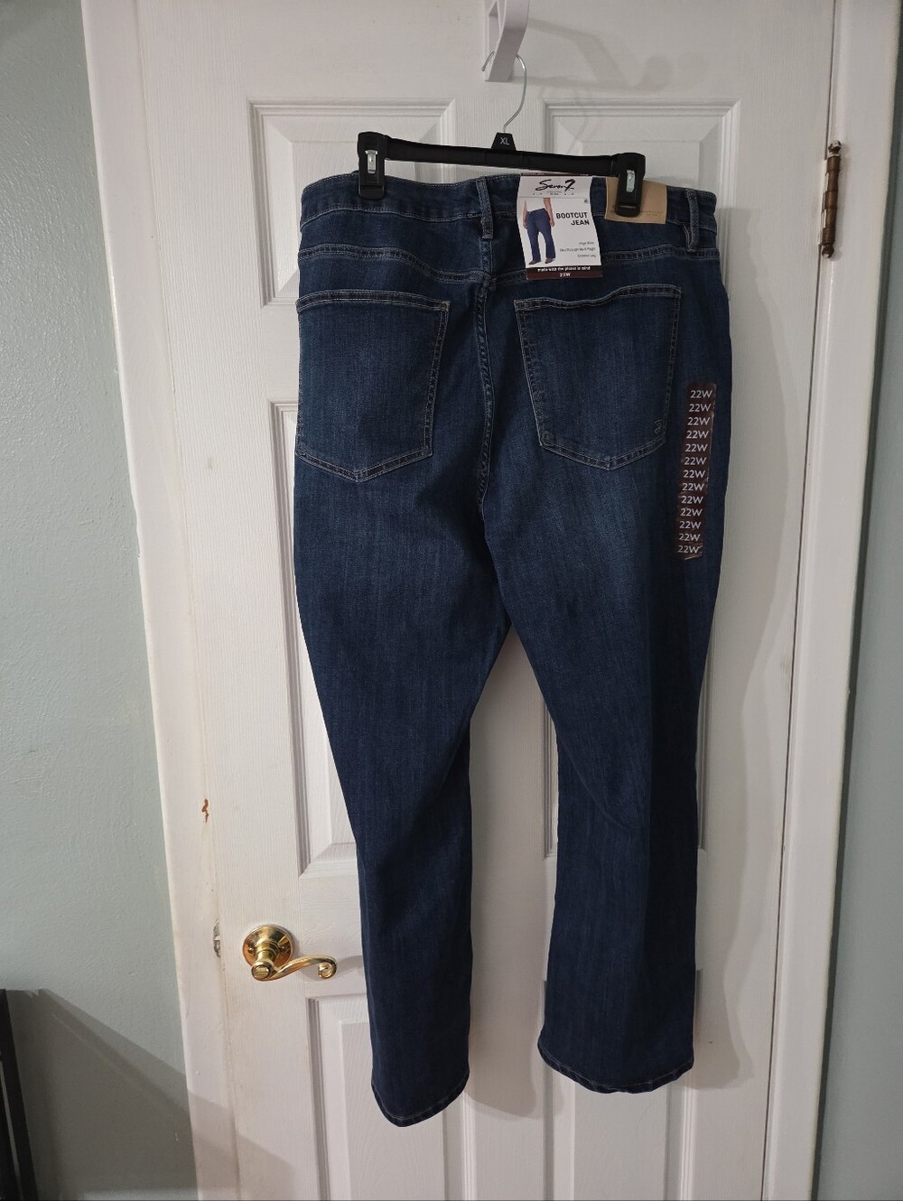 Seven7 Women's Darkwash High-rise Slim Bootcut Jeans.  22W.  NWT
